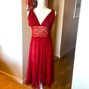 Max Studio Silk dress. Burgundy/Size 0